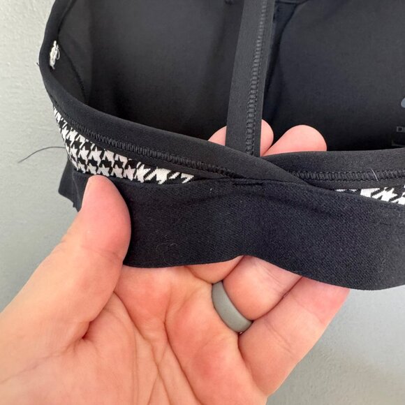 NIKE icon dri fit clash padded sports bra size L - Picture 8 of 8